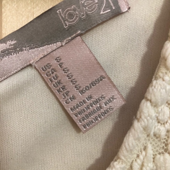 FOREVER 21 Dress. - Picture 2 of 4